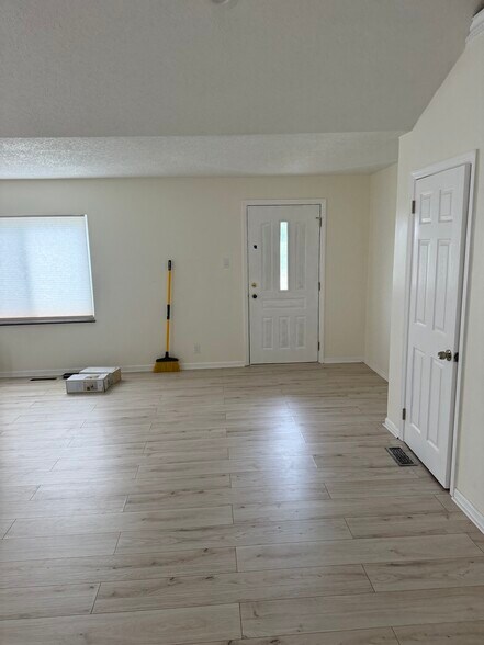 Building Photo - 5606 Eula Ave