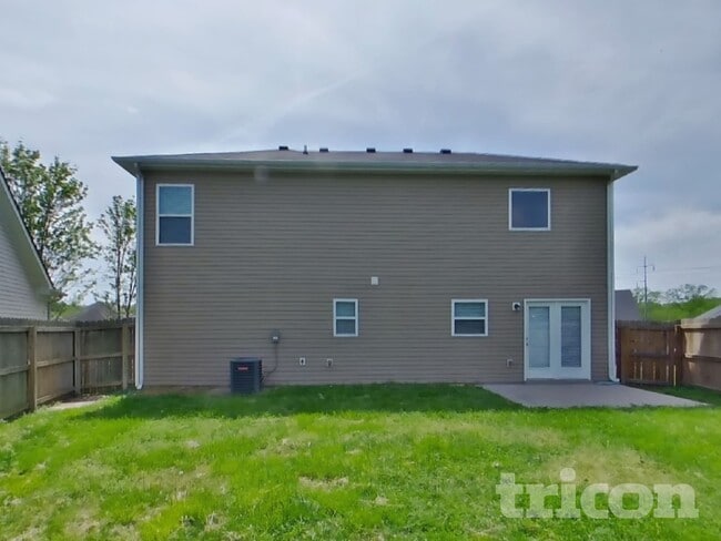 Building Photo - 1109 Shallowbrook Trail S