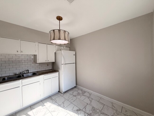 Building Photo - 3737 E 27th Pl