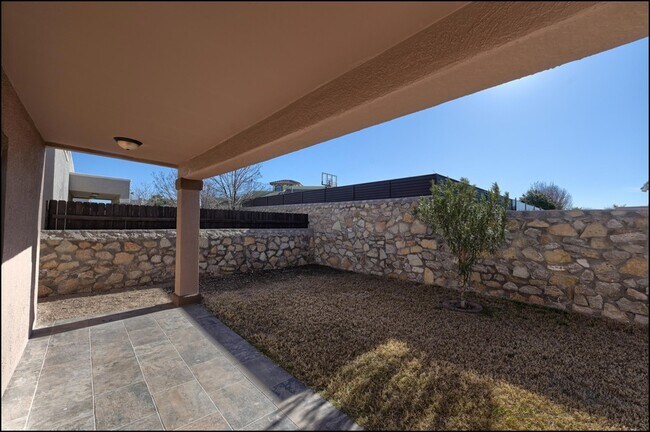 Building Photo - 3065 Snowy Point Dr