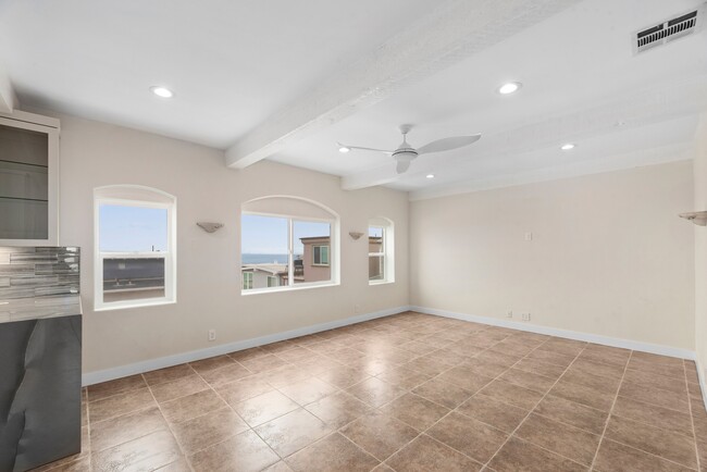 Building Photo - 3307 Highland Ave