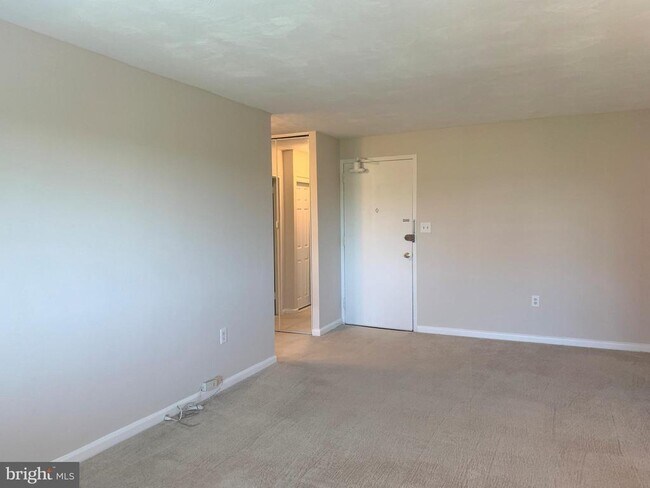 Building Photo - 1200 S Arlington Ridge Rd