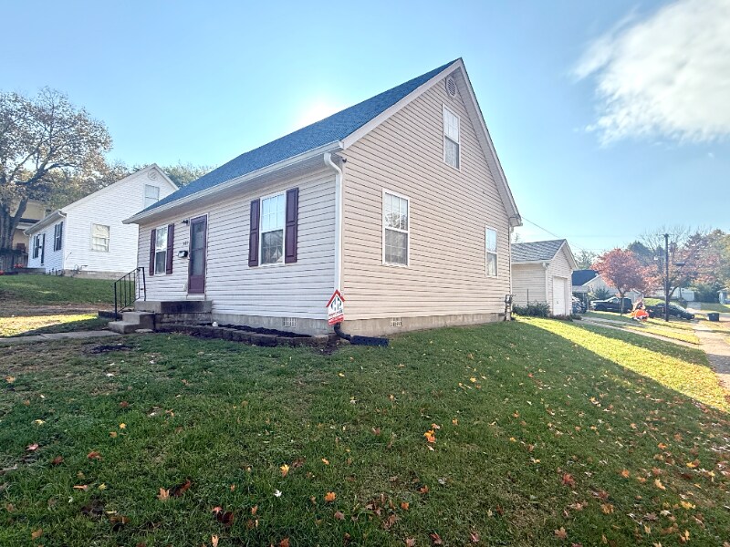 Building Photo - 3602 E 5th St