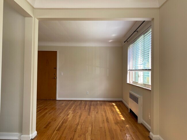 Building Photo - 3162 Troy Ave