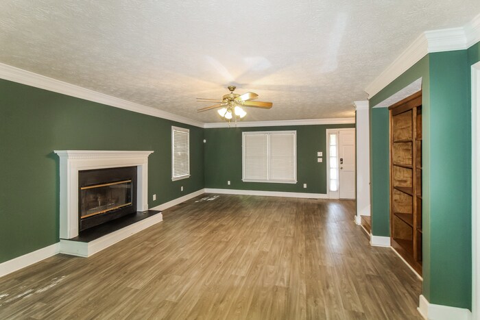 Building Photo - 2945 Camary Pl Dr SE
