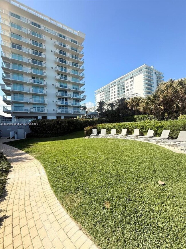Building Photo - 9499 Collins Ave