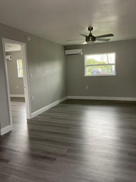 Building Photo - 1122 Neptune Dr