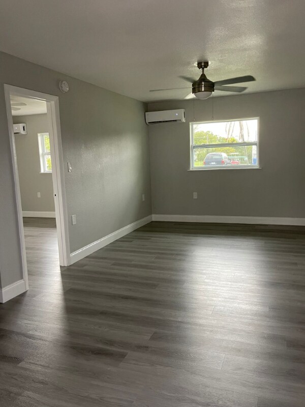 Building Photo - 1122 Neptune Dr