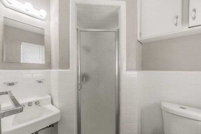 Building Photo - 7513 Maple Dr