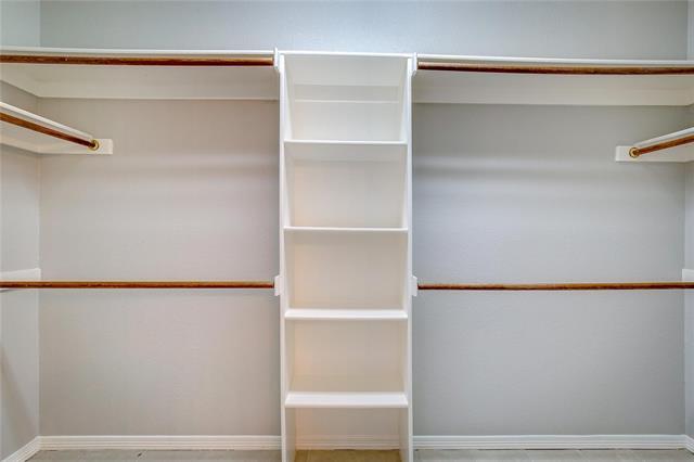 Building Photo - 4168 Creekhollow Dr