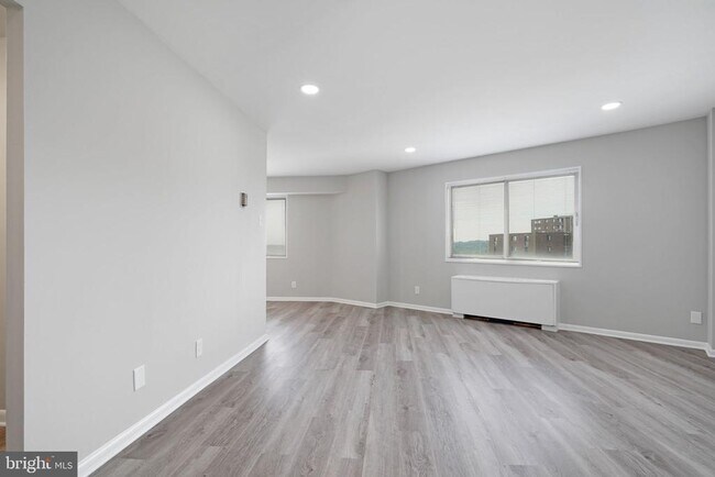 Building Photo - 5340 Holmes Run Pkwy