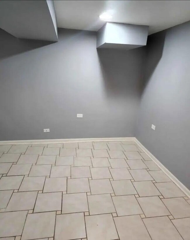Building Photo - 3123 S 49th Ave