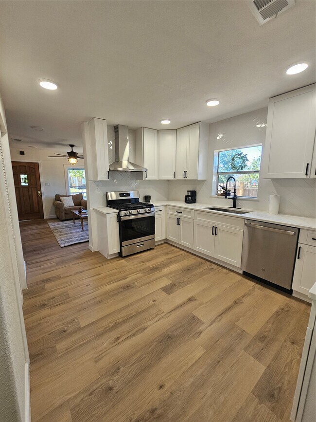 Building Photo - 3126 Ohio St