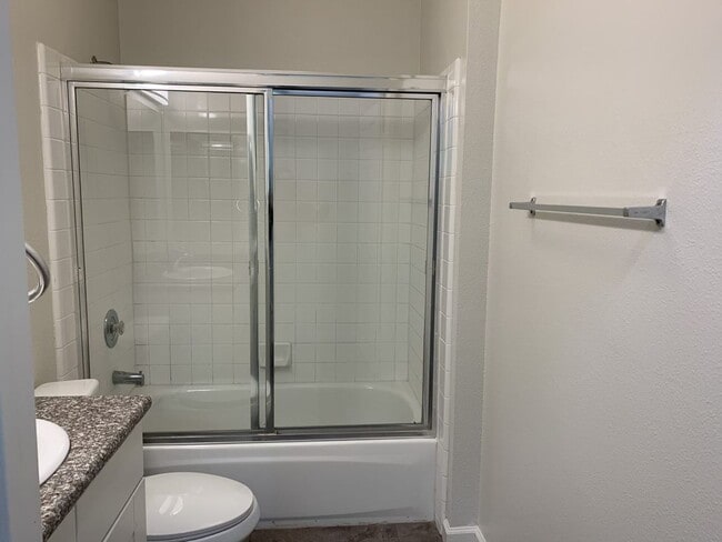 Building Photo - Sabre Springs Top Floor Condo with Carport