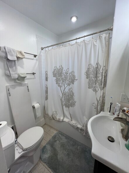 Building Photo - 44 Gorham St