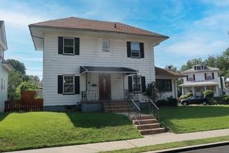 Building Photo - 1286 Oakwood Ave