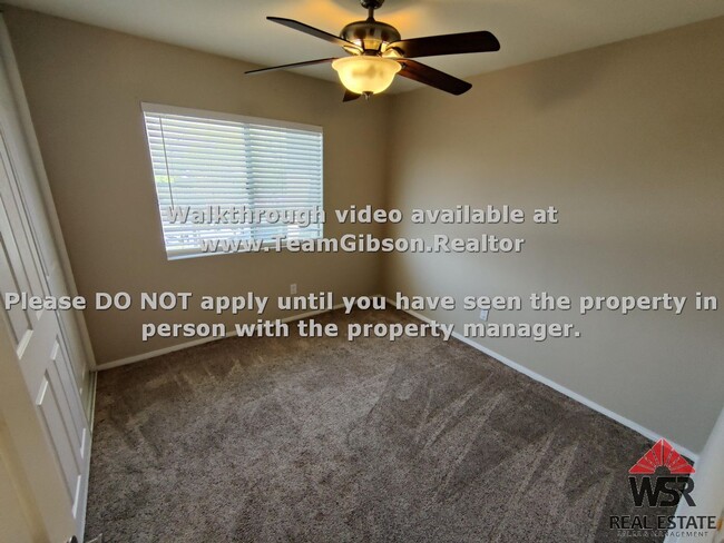Building Photo - 2 Bedroom, Upstairs Condo