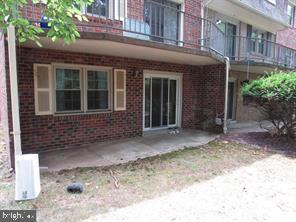 Building Photo - 5906 Westchester Park Dr