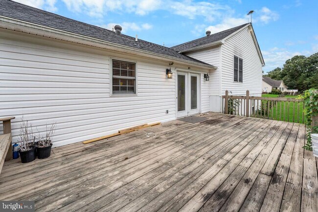 Building Photo - 5285 Stowe Ln