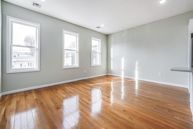 Building Photo - 222 69th St