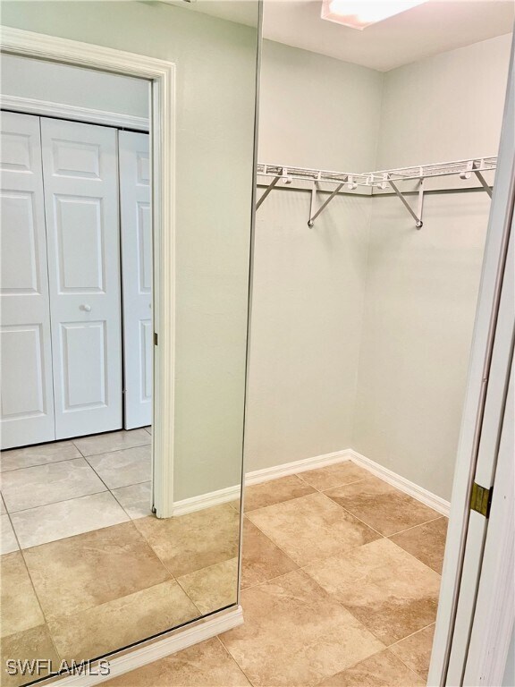 Building Photo - 5145 Lochwood Ct