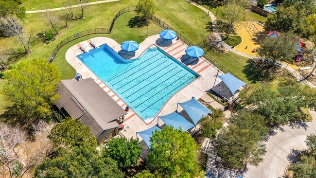 Building Photo - 6010 Gatewood Manor Dr