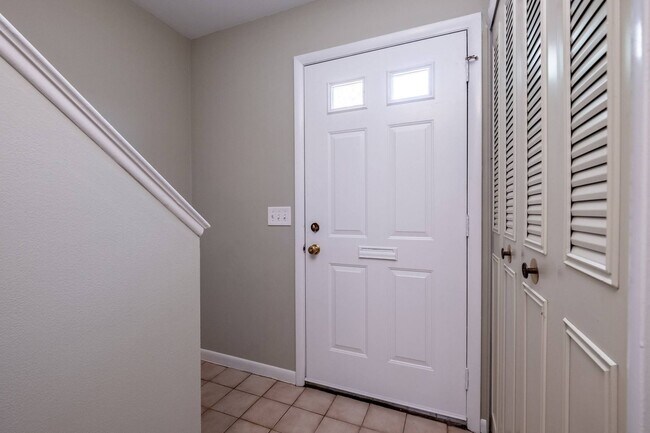 Interior Photo - RBPT - BRISTOL PLACE TOWNHOUSES