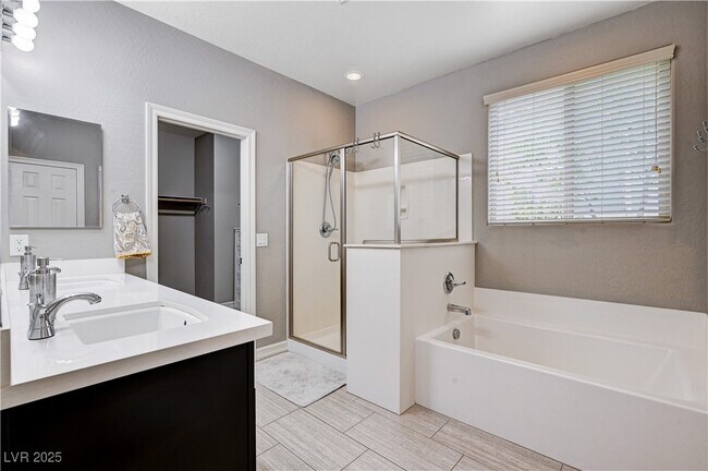 Building Photo - 10730 Cowlite Ave