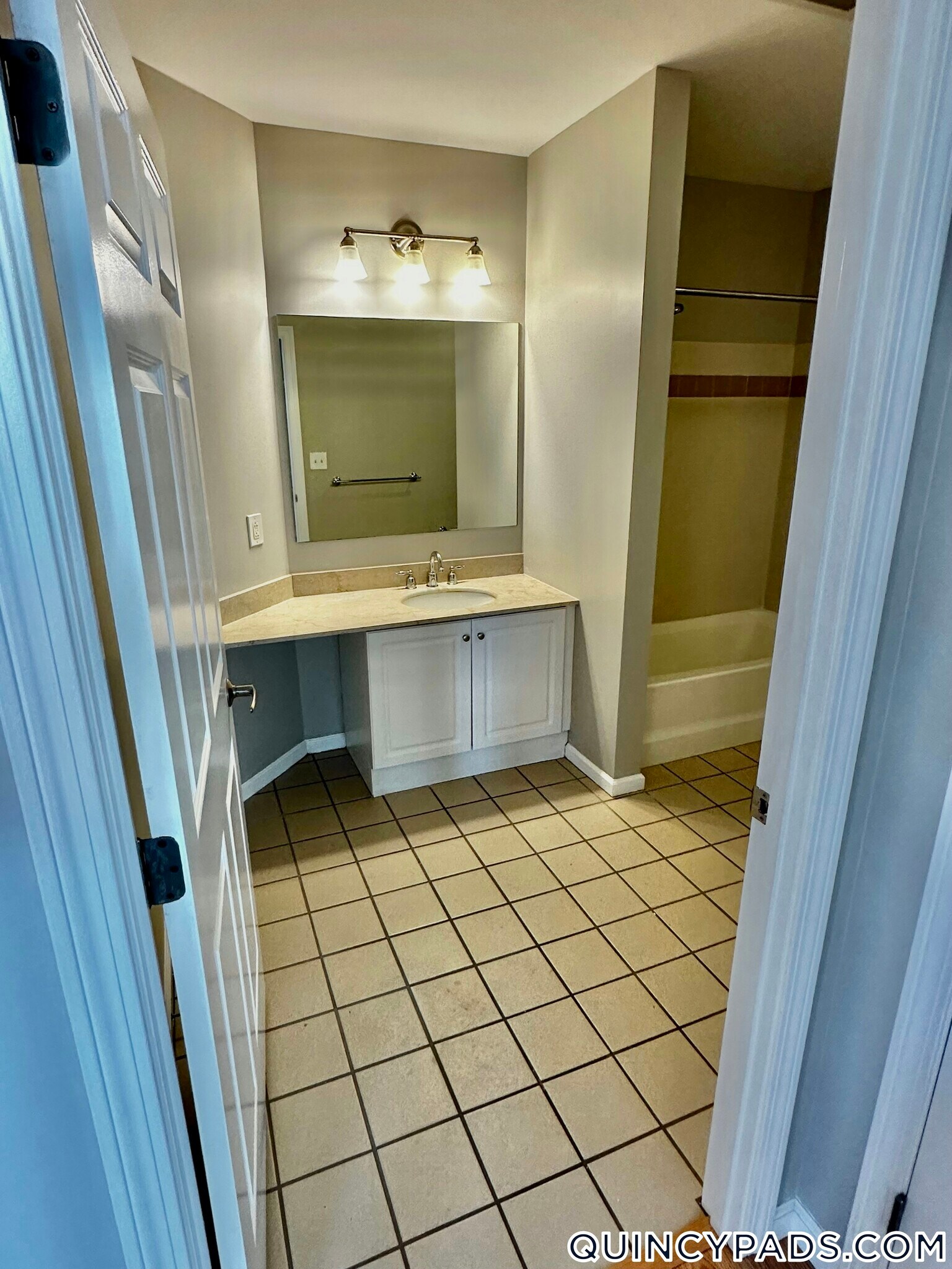 Building Photo - 1 Cityview Ln