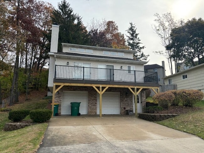 Building Photo - STUNNING LAKE VIEWS, BRIGHTON 3 BEDROOM HOME