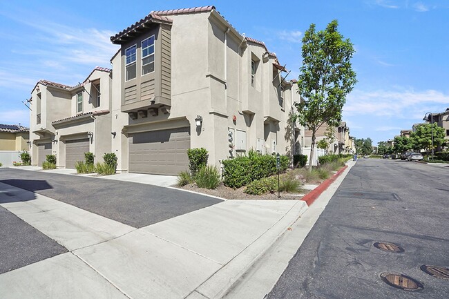 Building Photo - Beautiful TownHome in Pacific Ridge Rancho...
