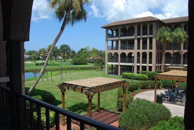 Building Photo - QUIET, PEACEFUL, ACROSS FROM STETSON