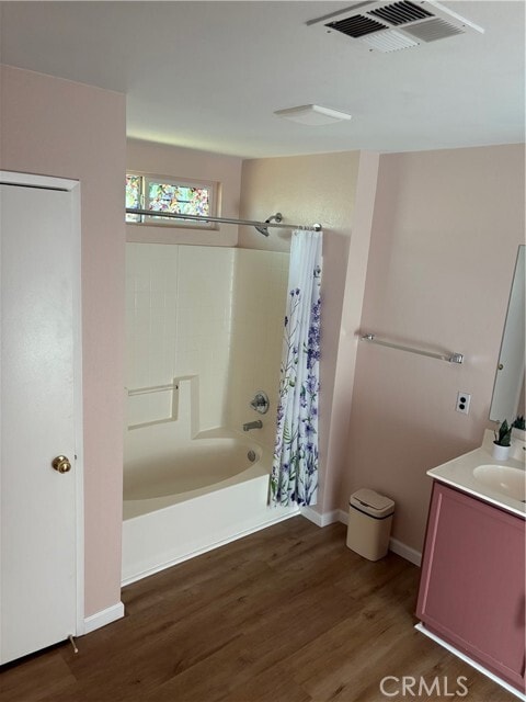 Building Photo - 44025 Glenraven Rd