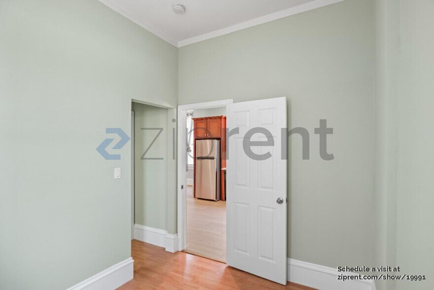 Building Photo - 142 N 15th St