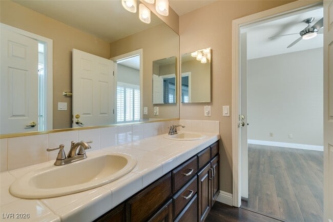 Building Photo - 54 Grossinger Ct