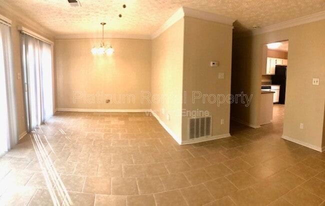 Building Photo - 6574 Meadow Green Cir