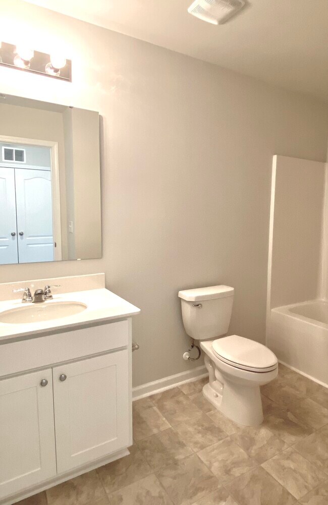 Building Photo - 793 Conductor Ct