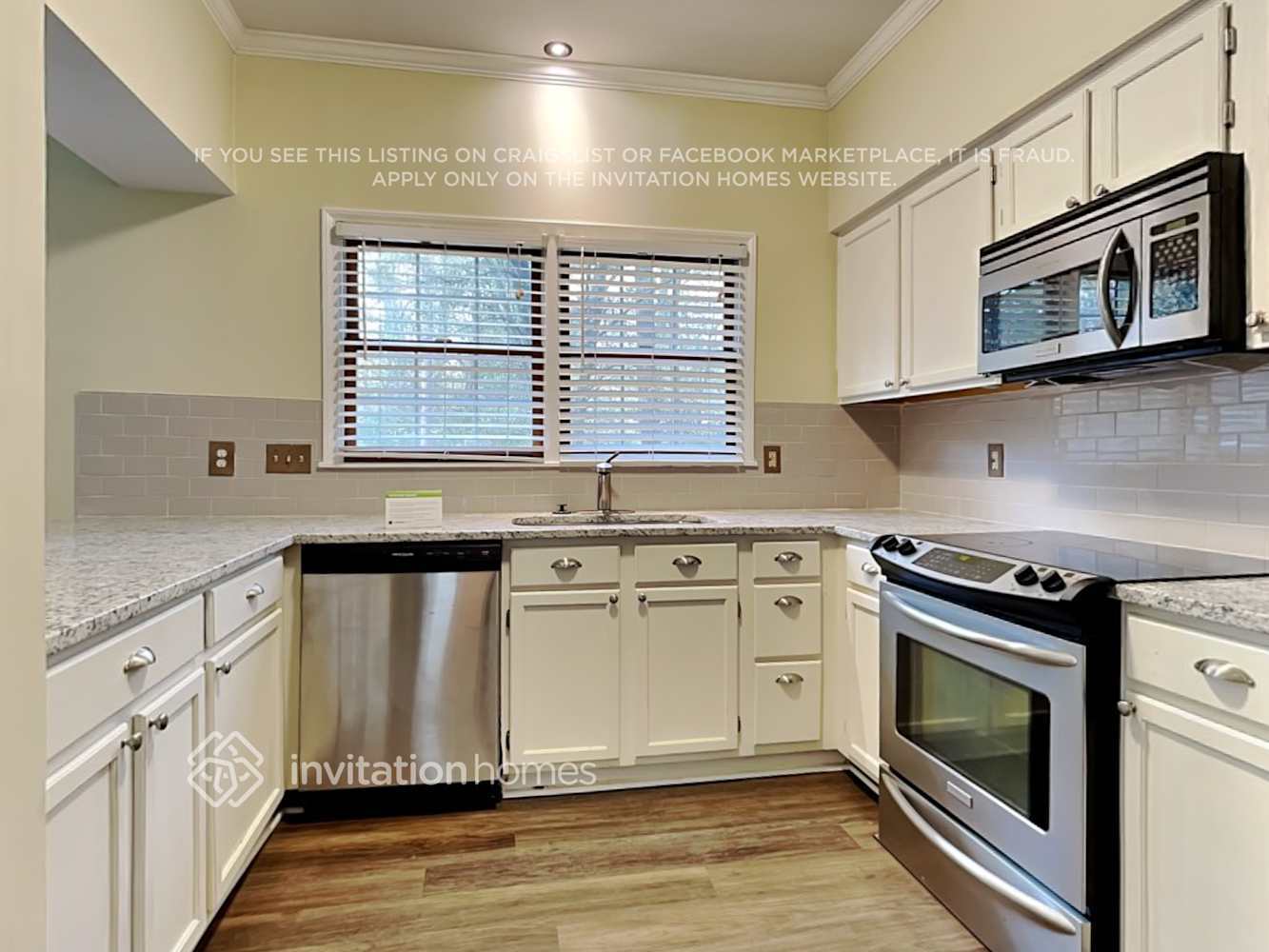 Building Photo - 10621 Northwoods Forest Dr