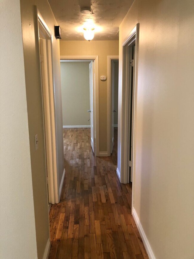 Building Photo - Live Large in the Heart of NW Corvallis!