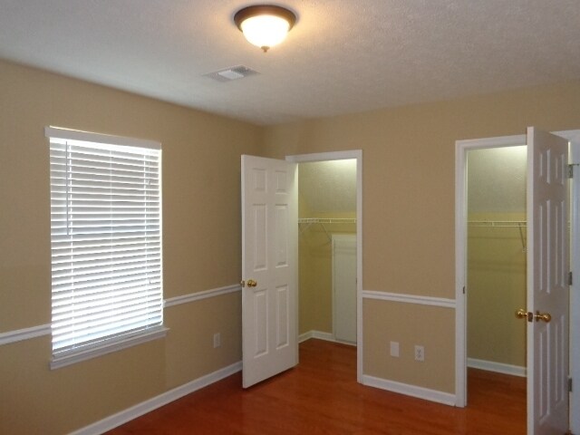 Building Photo - 1617 E Blairmont Dr