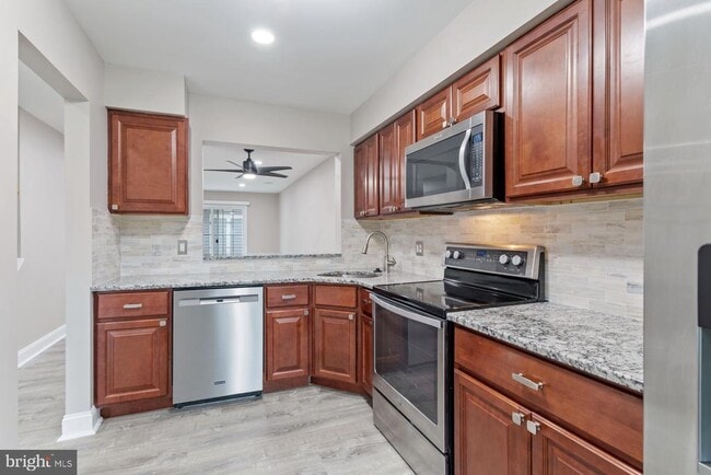 Building Photo - 4520 Rosemarie Dr