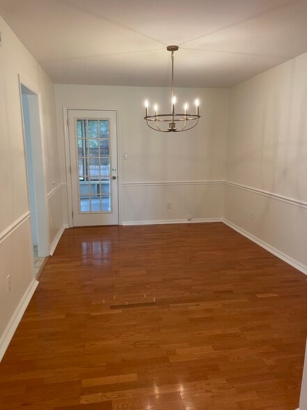 Building Photo - 575 Fairfield Way