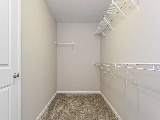 Building Photo - Beautiful Neighborhood with Newer Home for Lease