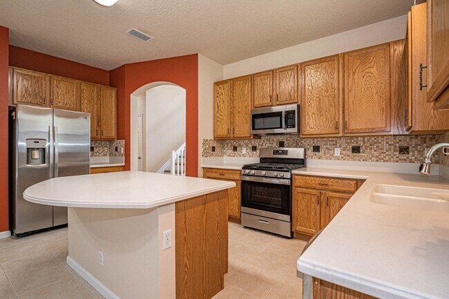 Building Photo - 603 Calamondin Way SW