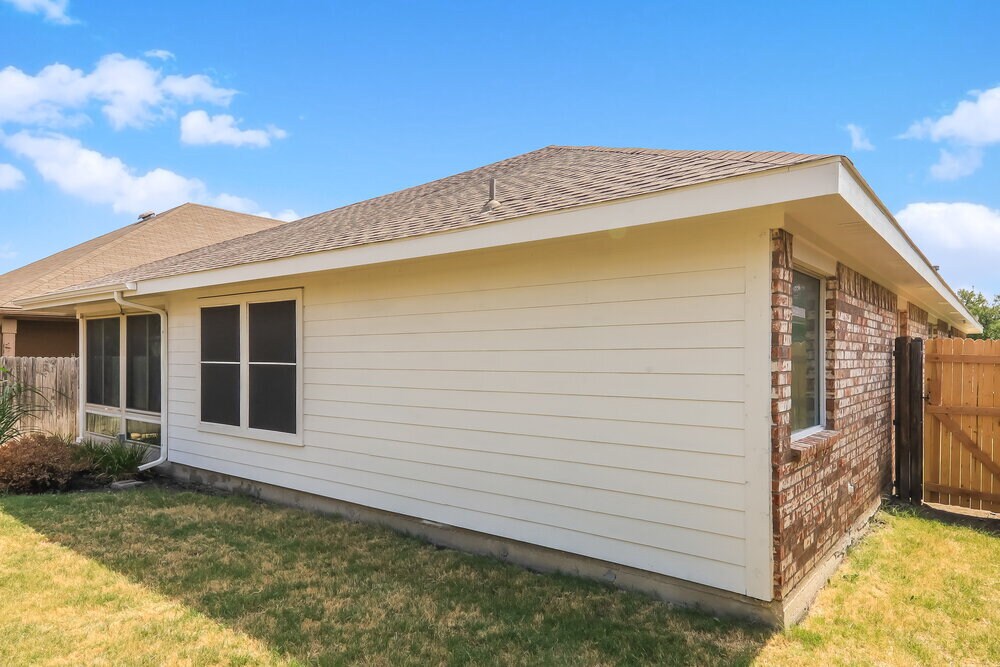 Building Photo - 709 Fireberry Dr