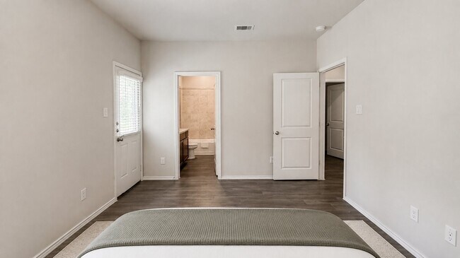 Building Photo - 26471 Joy Village Dr
