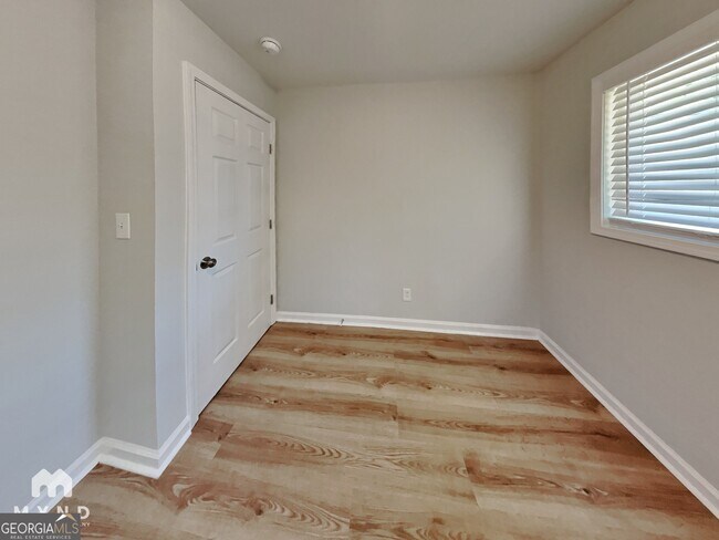 Building Photo - 1371 Stoneham Ct