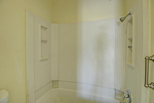 Building Photo - 2314 Capitan Dr