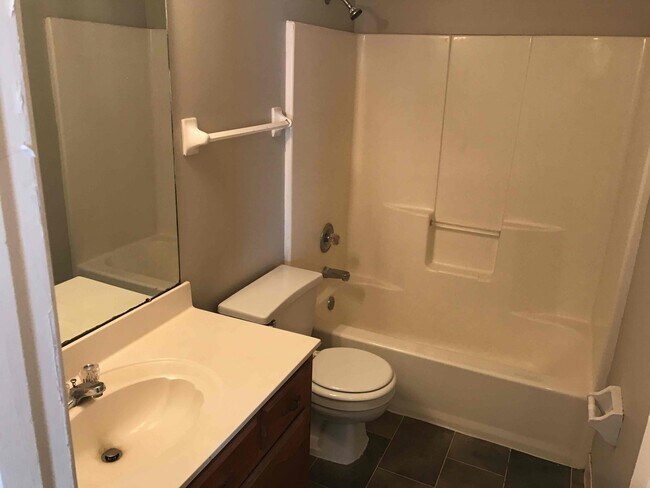 Building Photo - 4210 Meadow Valley Dr E