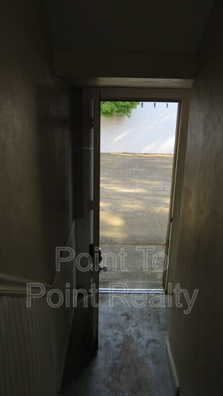 Building Photo - 3337 Post St